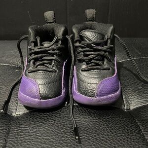 Jordan Kids Sneakers in Black and Purple RETRO 12